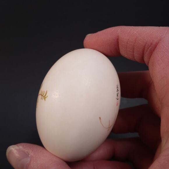 Vintage Hand Painted Asian Art Egg, Bird Wisteria Floral Pattern, Artist Signed - Picture 4 of 10
